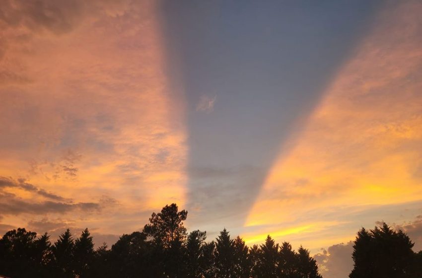  Stunning Split Sky Captivates Fayetteville Residents